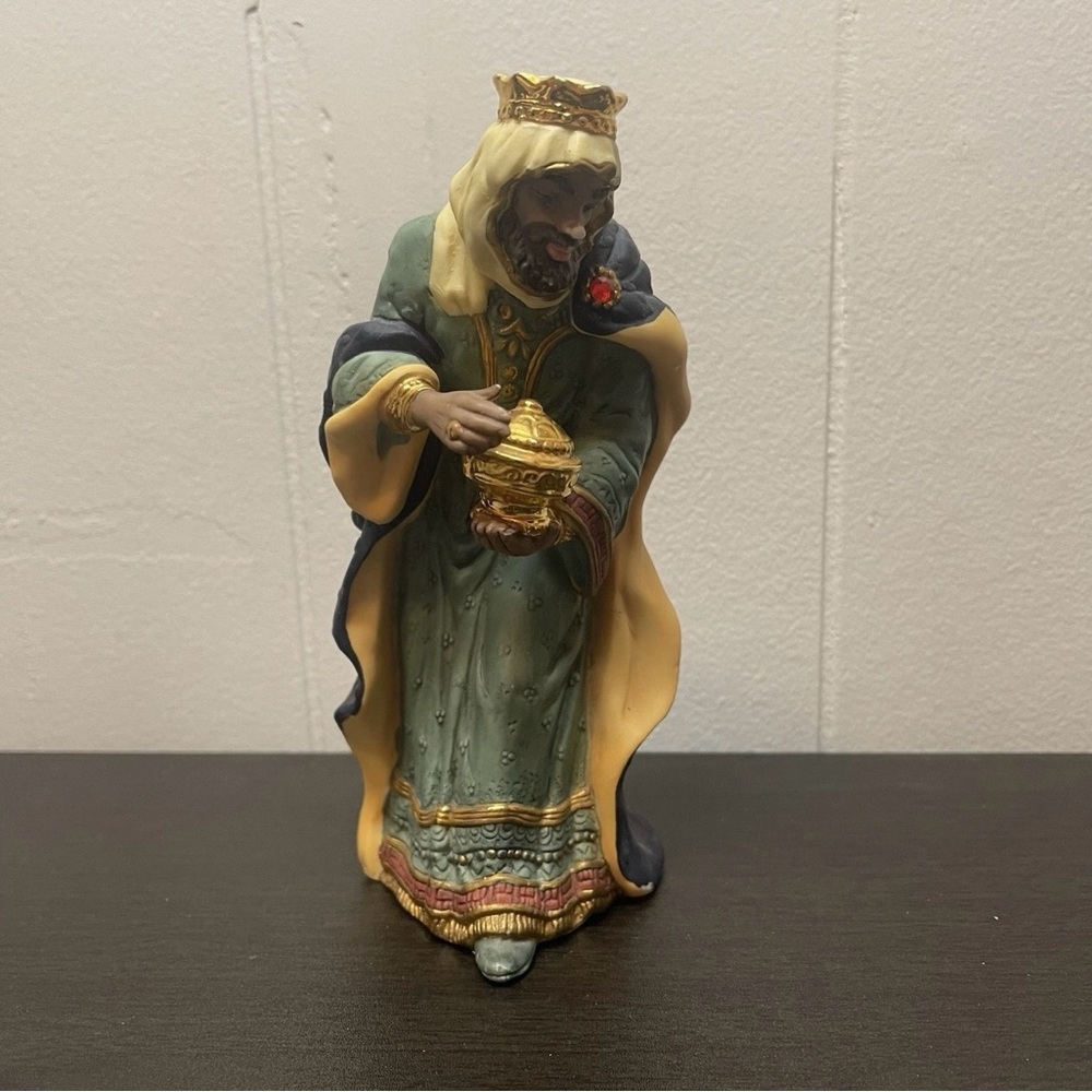 Kirkland Signature 13 piece Porcelain Nativity Set - Christmas  - Complete - Picture 11 of 16